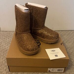 UGG Kids’ Classic II glitter leopard